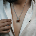 Charger l'image dans la galerie, 7 Mukhi Rudraksha Silver Capped Pendant
